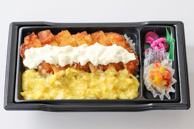 笹八-タルタルととろーり玉子のチキンカツ弁当