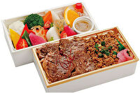 旬彩弁当 ささ木-厳選牛と豚そぼろの彩り野菜二段重