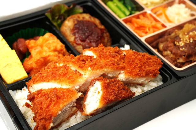 肉匠 仙福-肉匠 牛焼肉＆ハンバーグ御膳～チキンカツ重～