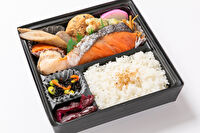 千魚のお弁当-みやび弁当 甘塩銀鮭焼き