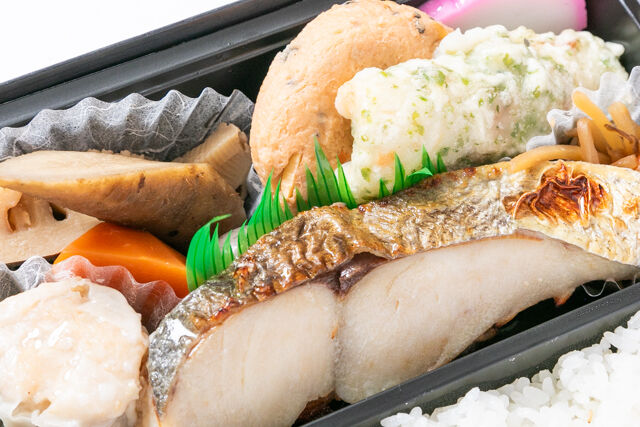 千魚のお弁当-みやび弁当 銀ひらす西京焼き