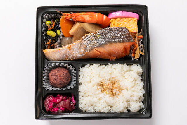 千魚のお弁当-桔梗弁当 厚切りトロ銀鮭