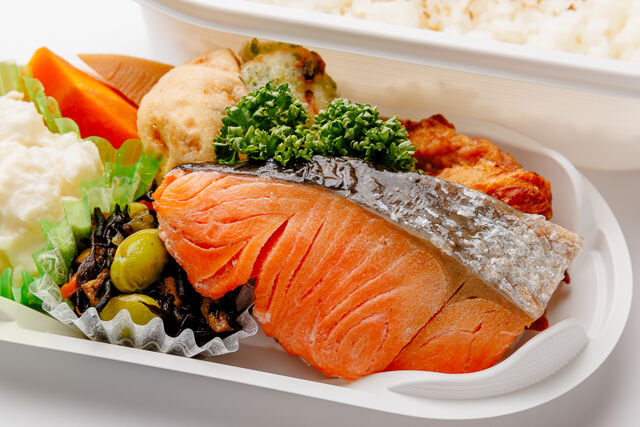 千魚のお弁当-なごみ弁当甘塩銀鮭焼き