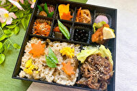 仕出し弁当 まつなが-牛焼肉8升御膳（鶏五目御飯）