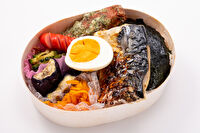 仕出し弁当 ふゆゆ-わっぱに入ったさばの海苔弁