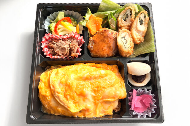 四季彩-和牛ハンバーグ＆すき煮の彩り弁当