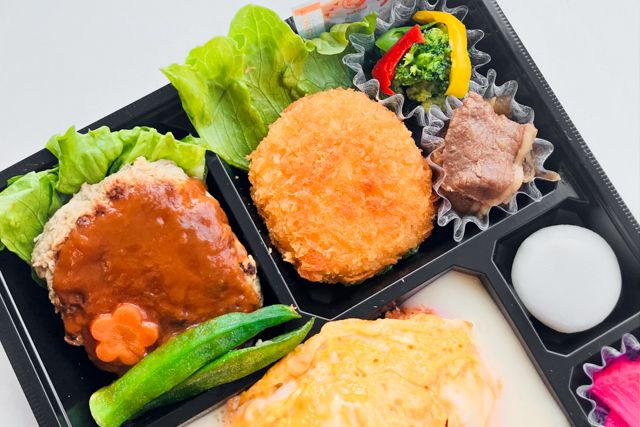 四季彩-【熨斗対応可】冬限定 とろ〜り冬の贅沢ホワイトオムライスとハンバーグ＆カニクリームコロッケ