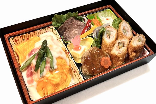 【熨斗対応可】【春限定】特選和牛と梅豚ロールフライの春色特製重