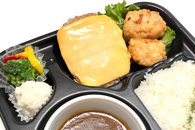 四季彩-【熨斗対応可】チーズハンバーグと若鶏の唐揚げ特製カレー