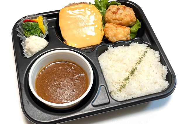 四季彩-【熨斗対応可】チーズハンバーグと若鶏の唐揚げ特製カレー