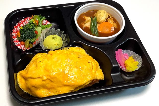 【熨斗対応可】手作りオムライスと唐揚げカレーの商品写真