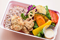 四季菜 vegeco-”fresh＆grill&quot; 野菜と潮ザンギBENTO（十五穀米）