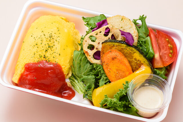 ”fresh＆grill" 野菜とオムライスBENTO