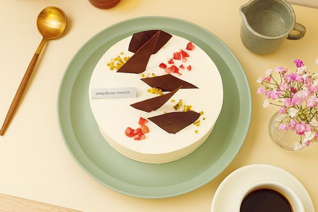 shirokane sweets TOKYO-【1日5食限定】パティシエ手作り白金フロマージュショート5号8376