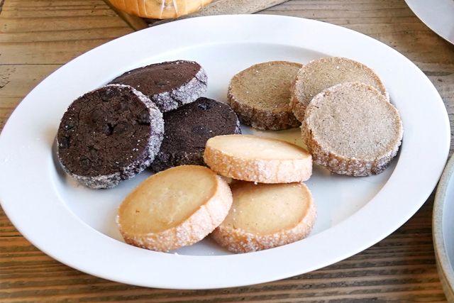 shirokane sweets TOKYO-パティシエ手作り白金クッキー（バニラ、ショコラ、アールグレイ各2枚）手提げ付き