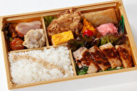 四川料理 鸞鳳（ランホウ）-豪華中華幕の内！メイン四川よだれ鶏弁当