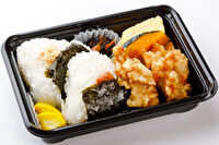 下町弁当-選べるおにぎり＆鶏唐揚げ弁当