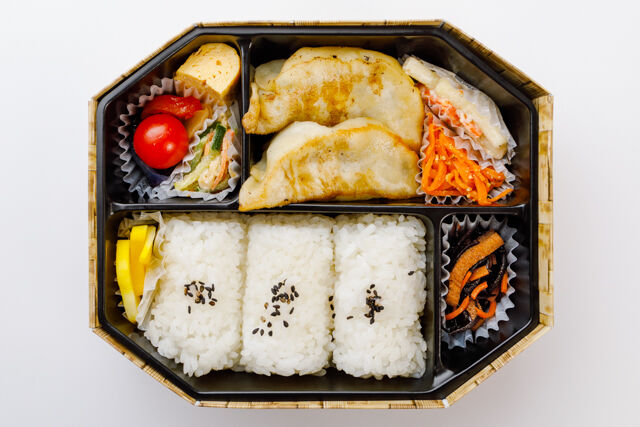 下町弁当-俵おにぎり＆手作り野菜餃子弁当