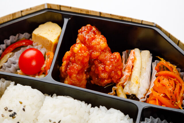 下町弁当-俵おにぎり＆ヤンニョムチキン弁当