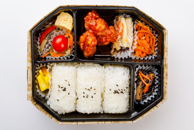 下町弁当-俵おにぎり＆ヤンニョムチキン弁当