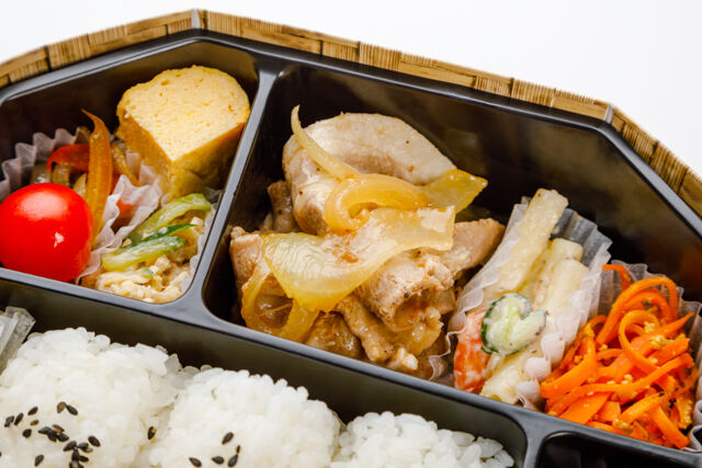 下町弁当-俵おにぎり＆豚肩ロース生姜焼き弁当