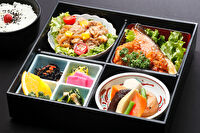 仕出し屋の真面目な重箱弁当 旬菜 雪月花-和風お得御膳