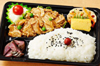 バラエティ豊富な折箱弁当 旬菜 夢見草-豚肉生姜焼き弁当