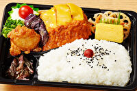 バラエティ豊富な折箱弁当 旬菜 夢見草-ミラノ風カツレツ弁当
