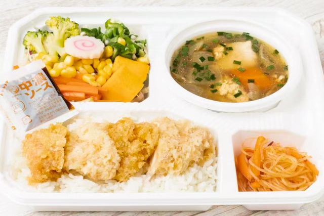 シルクロード弁当屋-豪快満足 豆腐玉子煮込み、彩り豊な野菜＆鶏カツ