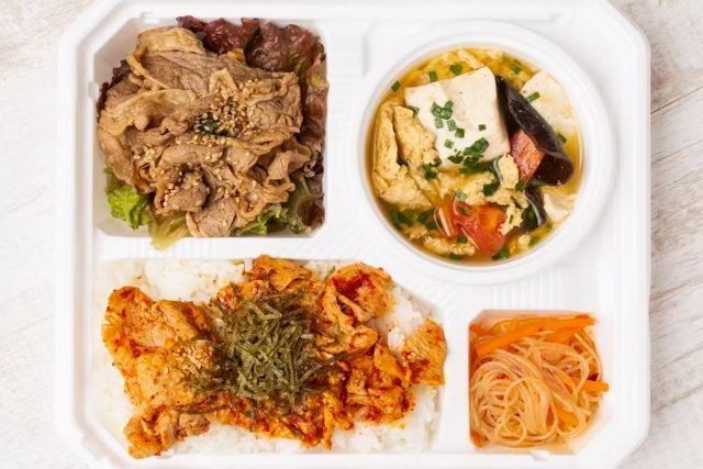 シルクロード弁当屋-豪快満足 豚バラ甘辛ダレ焼肉、和風ダレ焼肉＆豆腐玉子煮込み