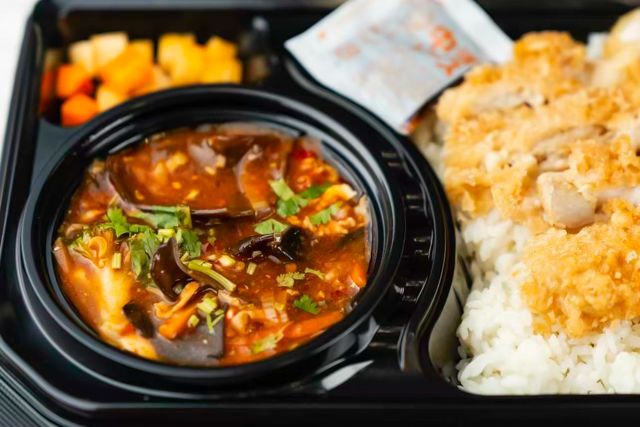 シルクロード弁当屋-大満足 中華麻婆豆腐＆鶏カツソース味