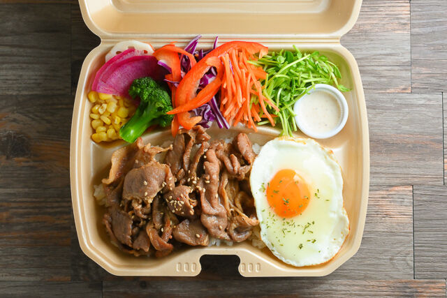 SOMY'S DELI-8種野菜の豚ロース焼肉弁当