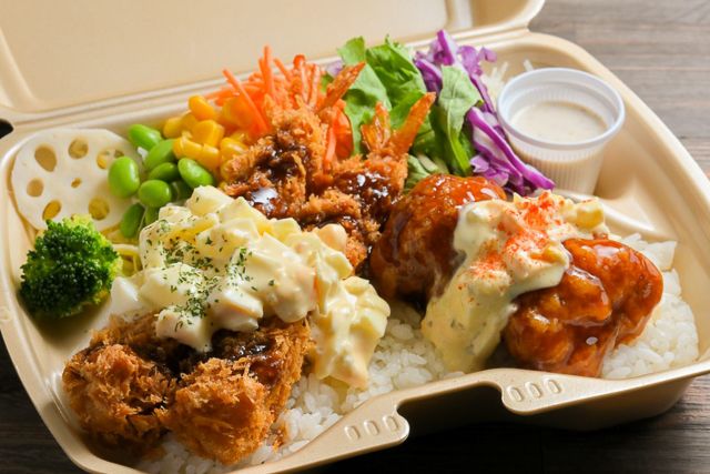SOMY'S DELI-ごろごろ自家製タルタルで食べる8種野菜のエビフライ＆チキン南蛮