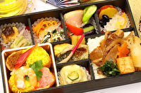 創作和食 永和 ～Eiwa～-牛すき焼き御飯と彩り稲荷寿司の京おばんざい八寸御膳