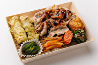 素材にこだわった手作り弁当 ひなた-最高級A5ランク黒毛和牛の海苔弁当