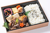 素材にこだわった手作り弁当 ひなた-最高級A5ランク黒毛和牛すき弁当