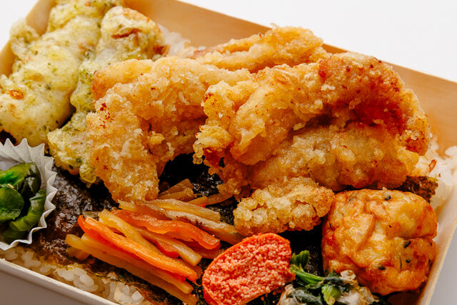 素材にこだわった手作り弁当 ひなた-特製塩からあげの海苔弁当