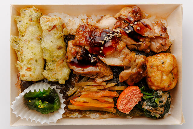 素材にこだわった手作り弁当 ひなた-鶏の照り焼き海苔弁当