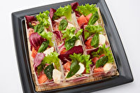 Stone Plate Catering&amp;Deli-トマトとモッツアレラのイタリアンサラダ