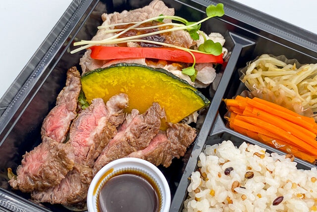 杉本-牛ロースステーキと豚しゃぶ弁当