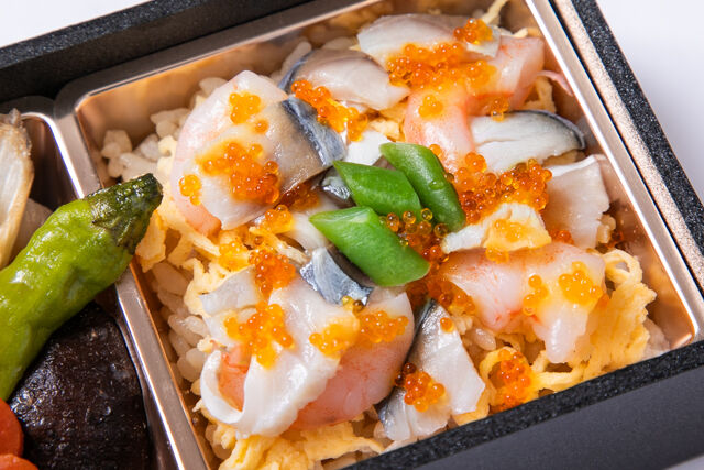 すき焼き うめの-【秋限定】厳選牛すき焼きと海鮮ちらしの二段御膳