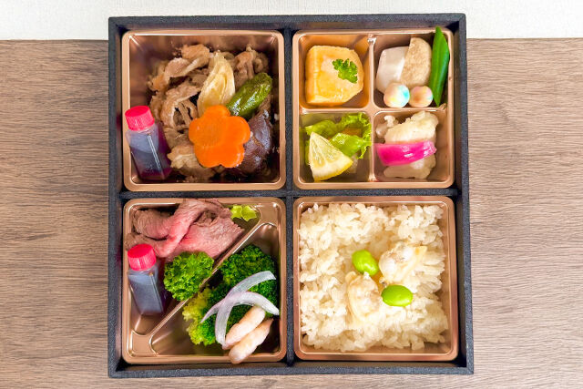 すき焼き うめの-厳選牛すき焼きとローストビーフ御膳（あさりの炊き込みご飯）