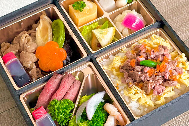 すき焼き うめの-厳選牛すき焼きとローストビーフ御膳（肉ちらしご飯）