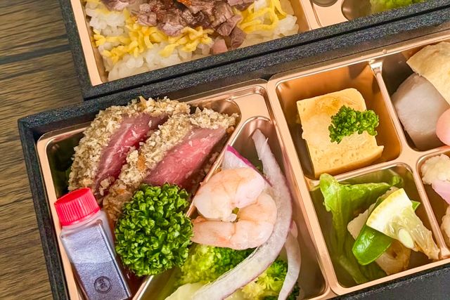 すき焼き うめの-【熨斗対応可】厳選牛すき焼きと牛カツレツの季節二段御膳