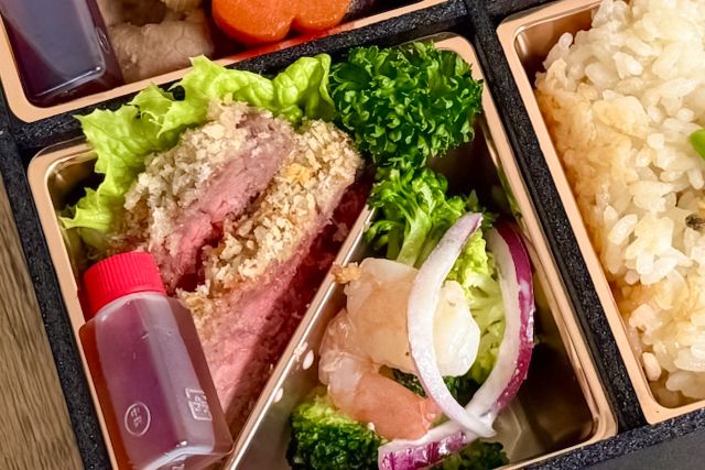 すき焼き うめの-厳選牛すき焼きと牛カツレツ御膳（あさりの炊き込みご飯）