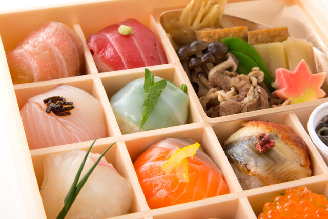 寿司割烹 たかくら-手毬寿司と牛すき焼き膳～極～