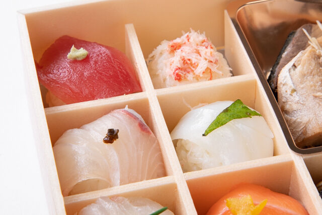 手毬寿司と魚のあら炊き膳～華～
