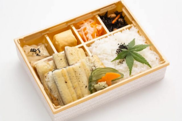 寿司創作料理 活魚懐石 こい希-こい希特製彩り御膳～鰻の白焼き（6切れ）山葵添え