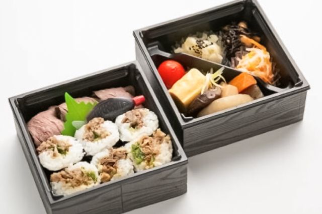 寿司創作料理 活魚懐石 こい希-彩り二段御膳～もも肉のローストビーフ肉寿司と2種の肉巻きロール