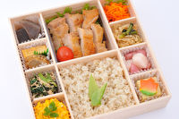 自然派おばんざい 味工房 すず-お万菜ご膳～鶏肉の味噌漬け焼き～